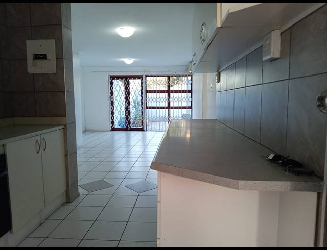 2 BEDROOM APARTMENT FOR SALE IN BLUFF